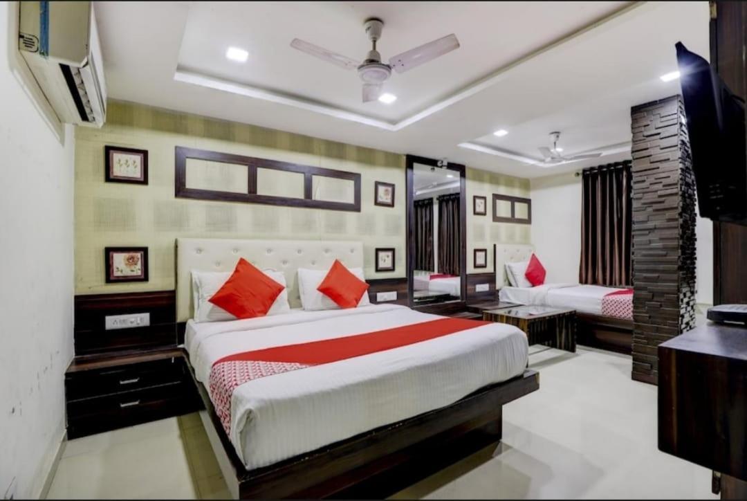 Hotel Gitanjali Inn Ahmedabad Bagian luar foto